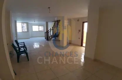 Duplex - 3 Bedrooms - 2 Bathrooms for sale in Misr Helwan AgriculTorahl St. - Hay Torah - Cairo