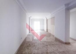 شقة - 3 غرف نوم - 2 حمامات for للبيع in شارع محمد نجيب - سيدي بشر - حي اول المنتزة - الاسكندرية