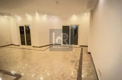 Apartment - 3 Bedrooms - 3 Bathrooms for rent in Ganoob El Acadimia - New Cairo City - Cairo