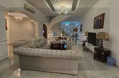 شقة - 4 غرف نوم - 4 حمامات للبيع في محور العروبة - المنطقة أ - حى جنوب الاكايمية - مدينة القاهرة الجديدة - القاهرة