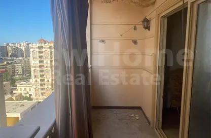 شقة - 3 غرف نوم - 2 حمامات للبيع في شارع محرم بك - محرم بك - حي وسط - الاسكندرية