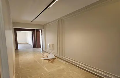 Apartment - 2 Bedrooms - 2 Bathrooms for rent in Yellow Residence - New Cairo City - Cairo