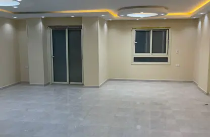 Apartment - 3 Bedrooms - 2 Bathrooms for rent in Zahraa El Maadi - Hay El Maadi - Cairo