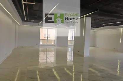 Office Space - Studio - 2 Bathrooms for rent in Concord Plaza - South Investors Area - New Cairo City - Cairo