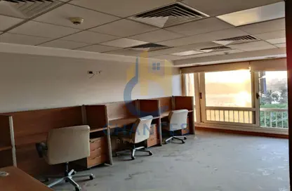 Apartment - 4 Bedrooms - 3 Bathrooms for sale in Cornish El Nile St. - Maadi - Hay El Maadi - Cairo