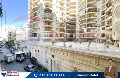 Apartment - 4 Bedrooms - 2 Bathrooms for sale in Mohamed Basha Saeed St. - Janaklees - Hay Sharq - Alexandria