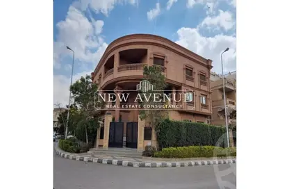 Villa - 7+ Bedrooms - 7+ Bathrooms for sale in Abdel Baki Al Keliny St. - El Banafseg 7 - El Banafseg - New Cairo City - Cairo
