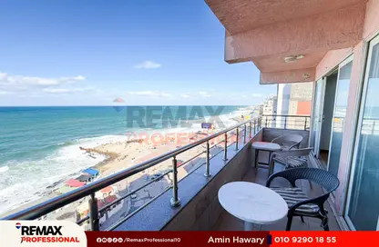 شقة - 3 غرف نوم - 2 حمامات للبيع في طريق الجيش - كامب شيزار - حي وسط - الاسكندرية