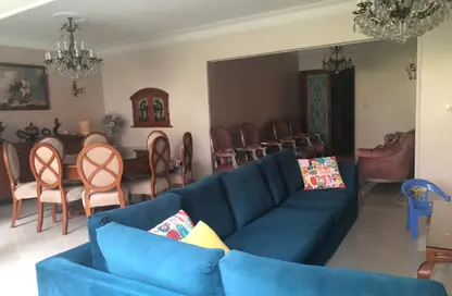 شقة - 2 غرف نوم - 2 حمامات للبيع في شارع عبد العزيز جاويش - ميت عقبة - الجيزة