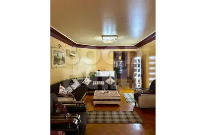 Apartment - 3 Bedrooms - 3 Bathrooms for sale in Mohamed Farid St. - El Hegaz Square - El Nozha - Cairo