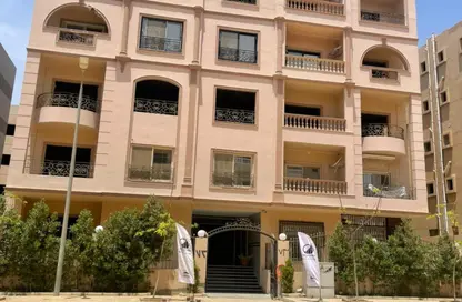 Apartment - 3 Bedrooms - 2 Bathrooms for sale in Al Andalus District - New Cairo City - Cairo