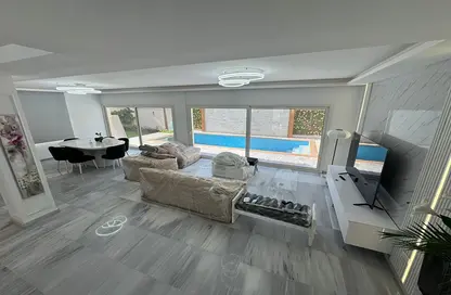 Villa - 3 Bedrooms - 4 Bathrooms for rent in Royal City - Sheikh Zayed Compounds - Sheikh Zayed City - Giza