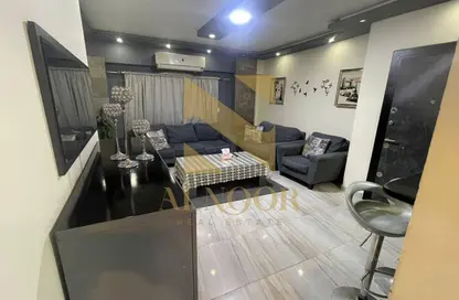 Apartment - 3 Bedrooms - 1 Bathroom for rent in Central St. - 1st District - 6 October City - Giza