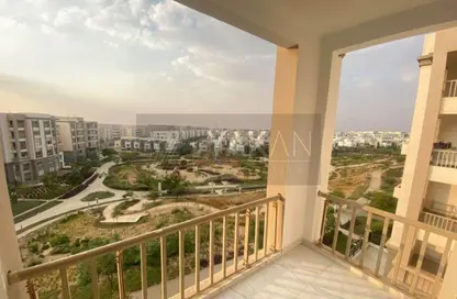 Apartment - 3 Bedrooms - 3 Bathrooms for sale in Hyde Park - New Cairo City - Cairo