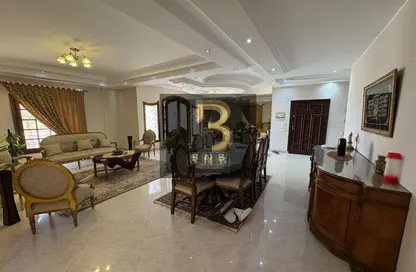 Apartment - 3 Bedrooms - 3 Bathrooms for rent in Ganoob El Acadimia - New Cairo City - Cairo