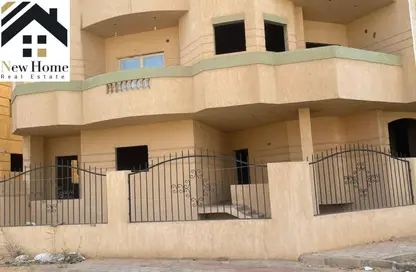Apartment - 4 Bedrooms - 3 Bathrooms for sale in 2nd Area - Shorouk City - Cairo