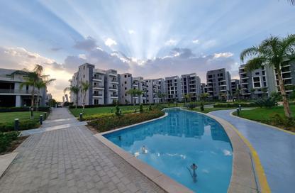 Apartment - 3 Bedrooms - 3 Bathrooms for sale in Sun Capital - Fayoum Desert road - 6 October City - Giza