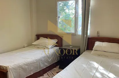 Townhouse - 2 Bedrooms - 1 Bathroom for rent in Al Mohandes Ahmed Kamal Hamdy St. - 16th District - Sheikh Zayed City - Giza