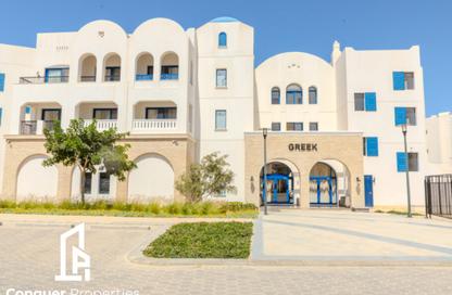 Apartment - 3 Bedrooms - 2 Bathrooms for sale in Mountain View - Ras Al Hekma - North Coast