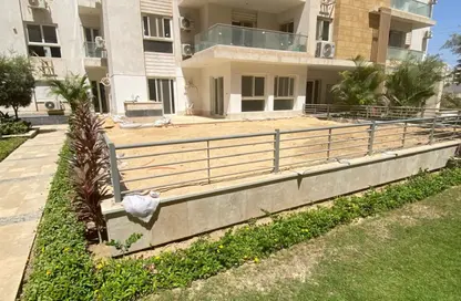 Apartment - 2 Bedrooms - 2 Bathrooms for sale in October Plaza - 6 October Compounds - 6 October City - Giza
