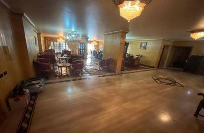 Apartment - 4 Bedrooms - 4 Bathrooms for sale in Tag Al Roasa St. - Saba Basha - Hay Sharq - Alexandria