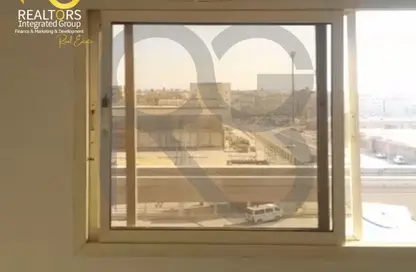 شقة - 3 غرف نوم - 2 حمامات للايجار في المحور المركزي - الحي الثامن - مدينة 6 أكتوبر - الجيزة