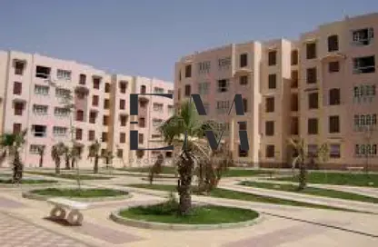 شقة - 3 غرف نوم - 3 حمامات للبيع في حي النادي - مدينة الشروق - القاهرة