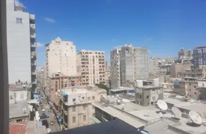 شقة - 3 غرف نوم - 2 حمامات للبيع في شارع نور الدين - كامب شيزار - حي وسط - الاسكندرية