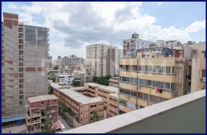 Apartment - 3 Bedrooms - 1 Bathroom for sale in Hussein Mahmoud Elshamy St. - Janaklees - Hay Sharq - Alexandria