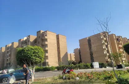 Apartment - 2 Bedrooms - 1 Bathroom for sale in 16th District - Sheikh Zayed City - Giza