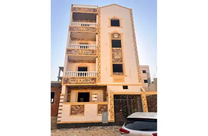 بناية كاملة - 8 غرف نوم - 8 حمامات للبيع في الحي السادس - مدينة بدر - القاهرة