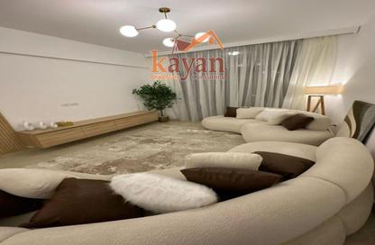 شقة - 3 غرف نوم - 2 حمامات للايجار في مون ريزيدنس - فيفث سكوير - التجمع الخامس - مدينة القاهرة الجديدة - القاهرة