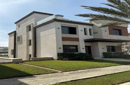Villa - 3 Bedrooms - 4 Bathrooms for sale in Azzar - 5th Settlement Compounds - The 5th Settlement - New Cairo City - Cairo