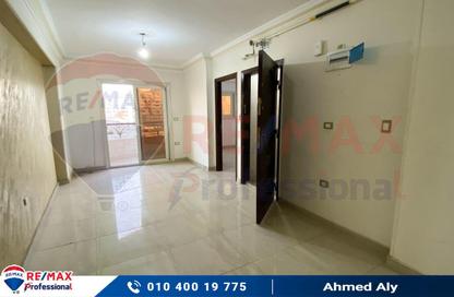 Apartment - 3 Bedrooms - 1 Bathroom for rent in Al Mosheer Ahmed Ismail St. - Sidi Gaber - Hay Sharq - Alexandria