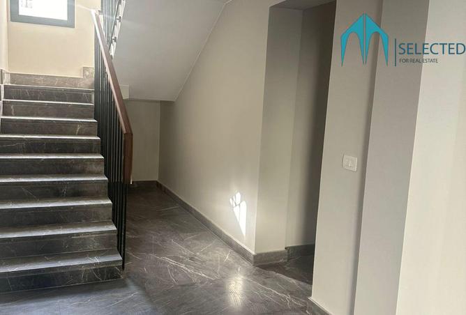 8064331 - Property Image 2