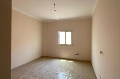 Apartment - 3 Bedrooms - 2 Bathrooms for sale in Doctor Ali Mosharafa St. - Al Narges 6 - Al Narges - New Cairo City - Cairo