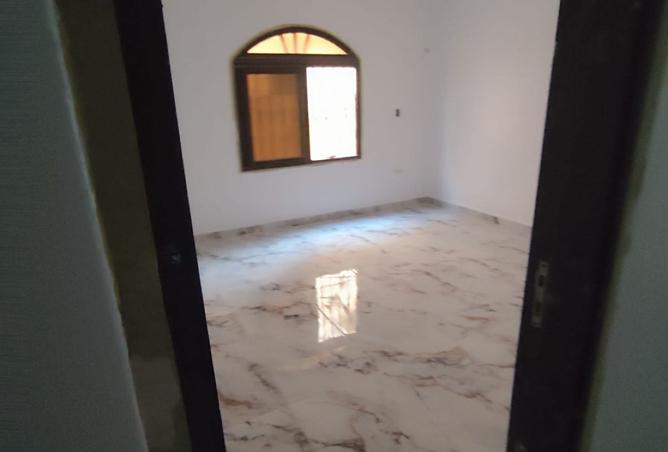 8060213 - Property Image 3