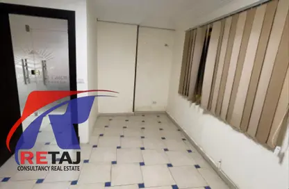 شقة - 5 غرف نوم - 2 حمامات للايجار في شارع ذاكر حسين - الحديقة الدولية - الحي السابع - مدينة نصر - القاهرة