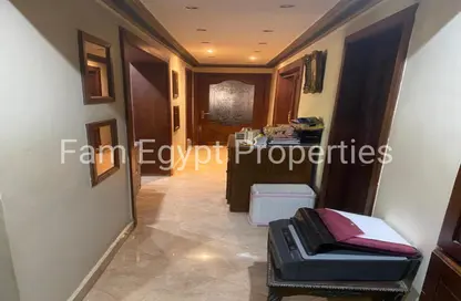 Apartment - 3 Bedrooms - 3 Bathrooms for sale in Al Nasr St. - El Laselky - New Maadi - Hay El Maadi - Cairo