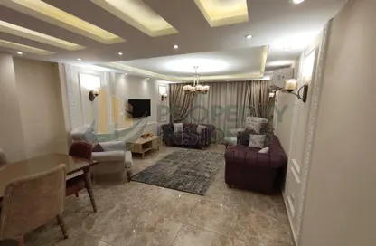 شقة - 2 غرف نوم - 2 حمامات للايجار في شارع مسجد الصحابه - الدقي - الجيزة