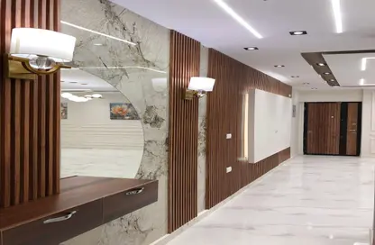 شقة - 3 غرف نوم - 2 حمامات للبيع في شارع سوريا - المهندسين - الجيزة