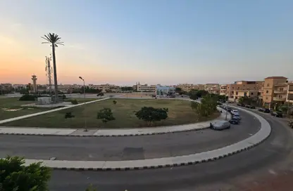 Apartment - 3 Bedrooms - 2 Bathrooms for sale in Street 12 - 1st Neighborhood - 1st District West - Shorouk City - Cairo