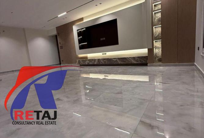 8243400 - Property Image 2