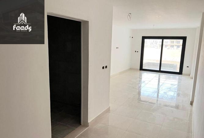8063833 - Property Image 3