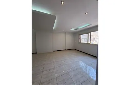 Apartment - 2 Bedrooms - 1 Bathroom for sale in Al Horreya St. - New Maadi - Hay El Maadi - Cairo