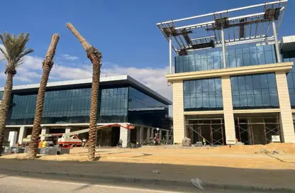 مساحات مكتبية - استوديو - 1 حمام للبيع في جولدن جيت - شارع التسعين الجنوبي - التجمع الخامس - مدينة القاهرة الجديدة - القاهرة