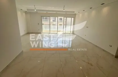 Apartment - 3 Bedrooms - 2 Bathrooms for sale in Mountain View iCity - 5th Settlement Compounds - The 5th Settlement - New Cairo City - Cairo Apartment - 3 Bedrooms - 2 Bathrooms for sale in Mountain View iCity - 5th Settlement Compounds - The 5th Settlement - New Cairo City - Cairo