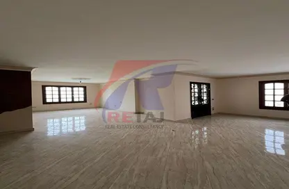 Apartment - 3 Bedrooms - 2 Bathrooms for rent in Hassan Sharara St. - 10th Zone - Nasr City - Cairo