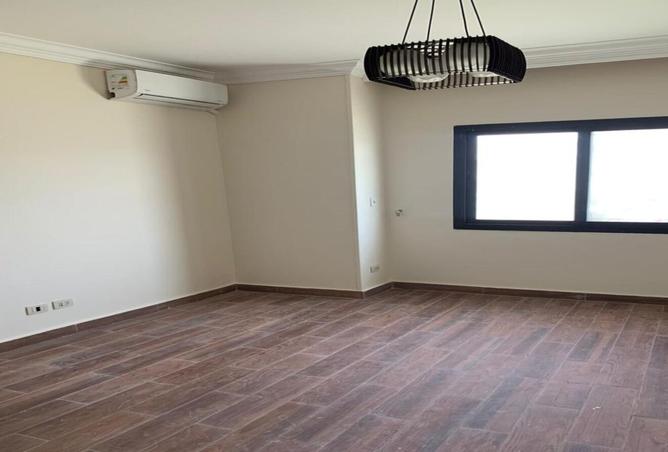 8481100 - Property Image 2