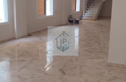 دوبلكس - 3 غرف نوم - 3 حمامات للايجار في منطقة خدمات البنفسج - البنفسج - مدينة القاهرة الجديدة - القاهرة